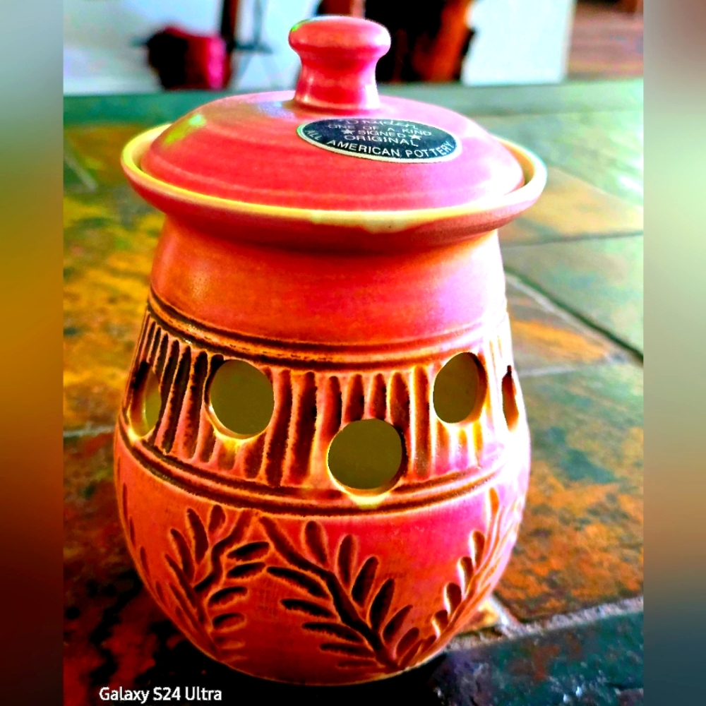 Pink Dryden Garlic Pot With Lid.  Dryden All American Pottery Signed